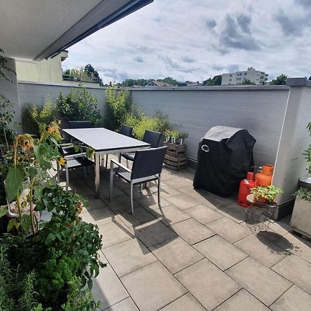 Cosi - Komfortables Privatzimmer Mit Grosser Terrasse Und Parkplatz Appartement Kreuzlingen Buitenkant foto