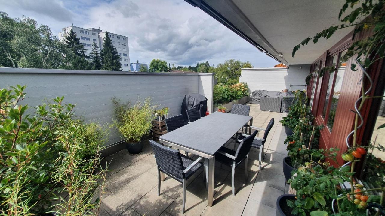 Cosi - Komfortables Privatzimmer Mit Grosser Terrasse Und Parkplatz Appartement Kreuzlingen Buitenkant foto