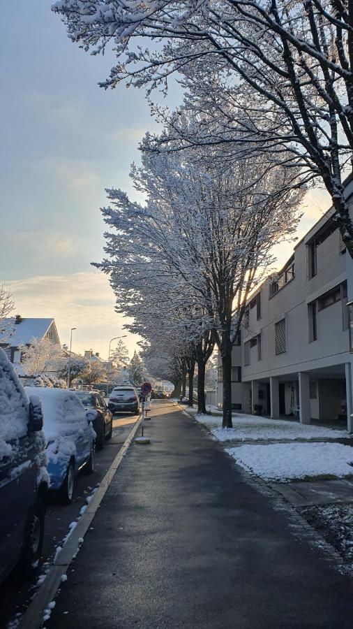 Cosi - Komfortables Privatzimmer Mit Grosser Terrasse Und Parkplatz Appartement Kreuzlingen Buitenkant foto