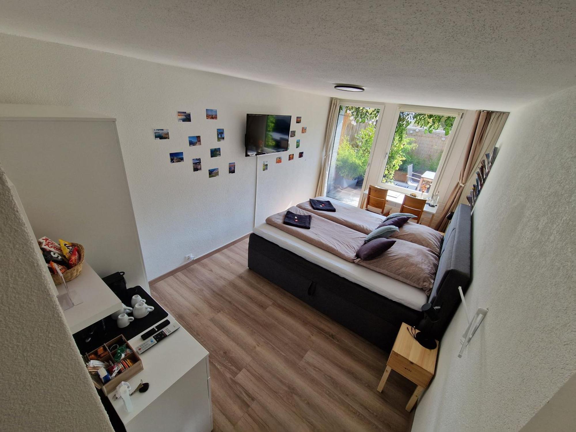 Cosi - Komfortables Privatzimmer Mit Grosser Terrasse Und Parkplatz Appartement Kreuzlingen Buitenkant foto